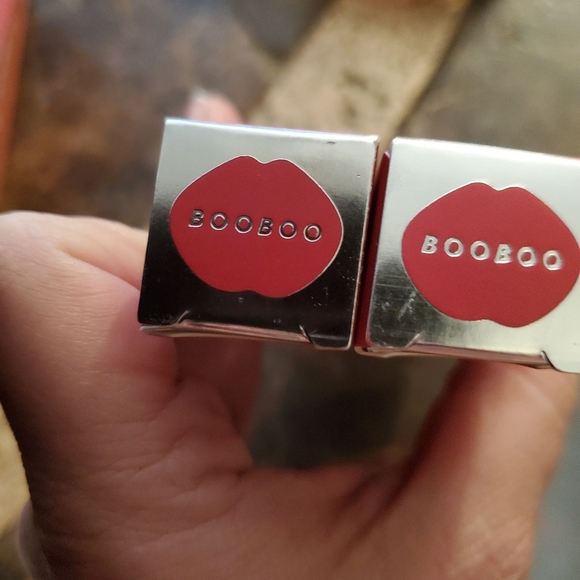 The creme shop kiss it better tinted lip balm crayon in boo boo NWT - Picture 3 of 3